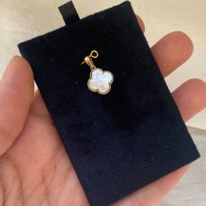 پلاک طلا ونکلیف وسط صدف - اتمام موجودی