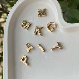 پلاک طلا حرف A ای 221638