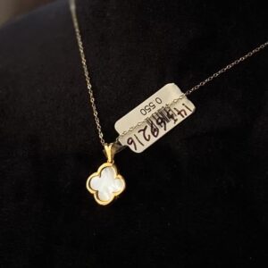 پلاک آویز طلا ونکلیف و سنگ سفید 145691 - اتمام موجودی