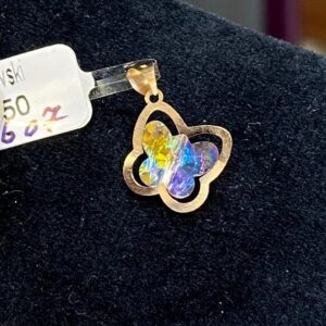 پلاک طلا سواروسکی پروانه هفت رنگ صورتی 145580 – اتمام موجودی