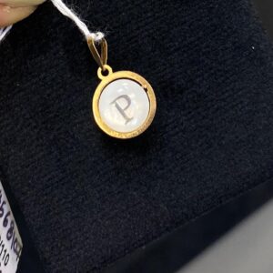 پلاک طلا حرف P با صدف 145681